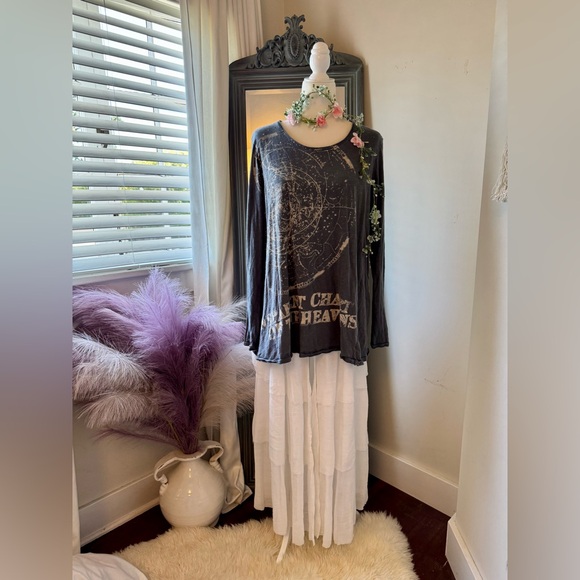 RARE NWOT Magnolia Pearl Silent Changes of the Heavens Long Sleeve Top One Size